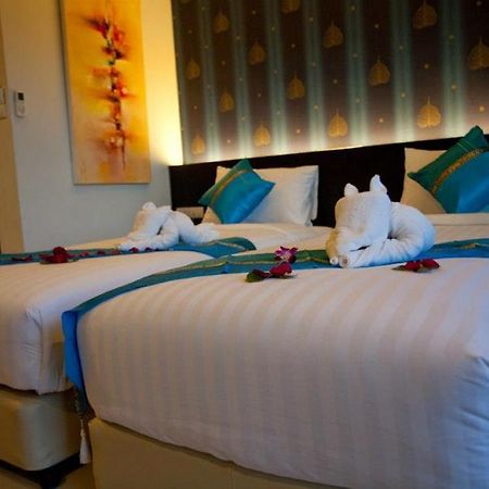 Kata Green Beach Hotel Exterior photo